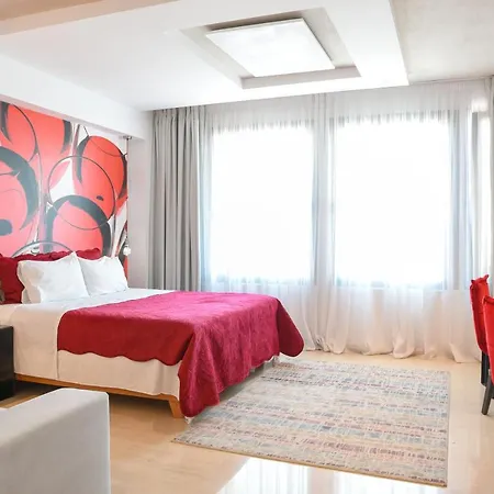 Riviera View 3 *